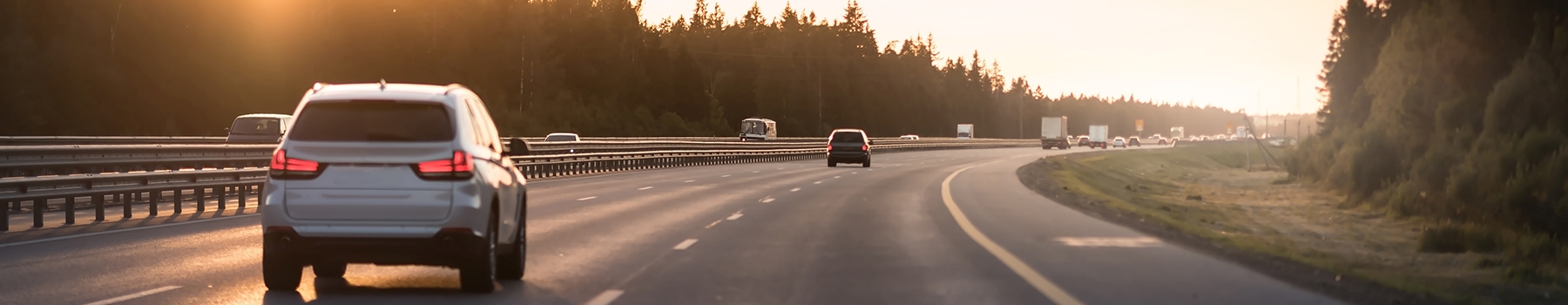 Fahrzeugzulassungen im Juli 2024: Aufwärtstrend bei Verbrenner hält an, Elektro-Nachfrage bricht massiv ein